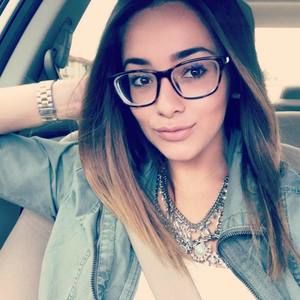 Meet your Posher, Cynthia